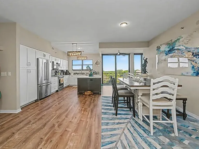 5408 Eagles Point Cir #302 — Photo 23
