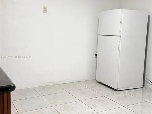 717 NE 1st St, Hallandale Beach, FL 33009