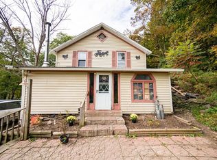 41 Montrose St, New Milford, PA 18834