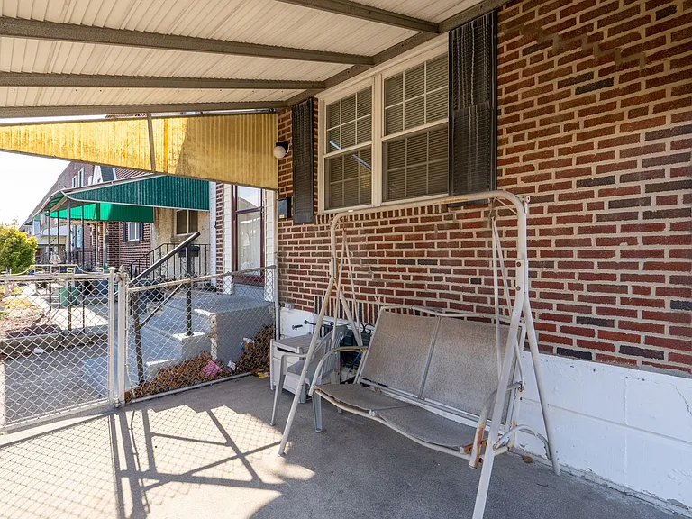 7101 Dorel St — Photo 30
