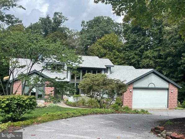 5027 Apple Ln, Mohnton, PA 19540