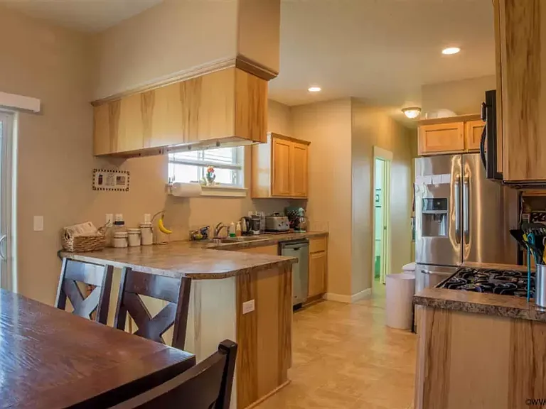 4823 SW Roseberry St — Photo 5