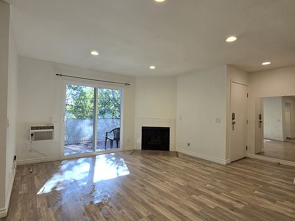 3rd image of 1060 S Idaho St