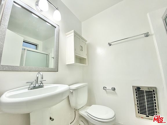 4th image of 3399 Bennett Dr #3A