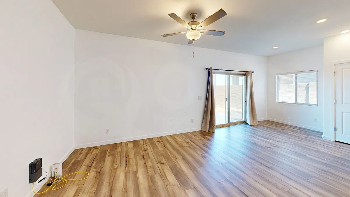 3 bed, 2.0 bath, 1244 sqft, $1,950 — Photo 2