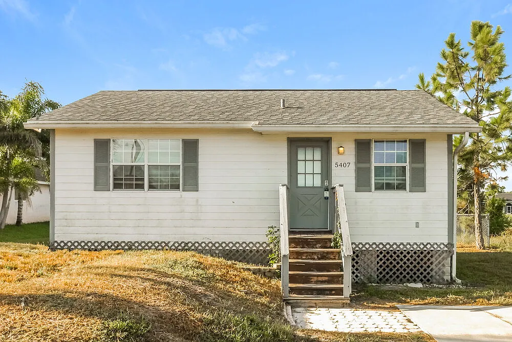 2 bed, 1.0 bath, 736 sqft, $1,175 — Photo 1
