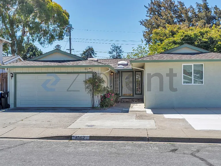 4562 Angeles Ave — Photo 16