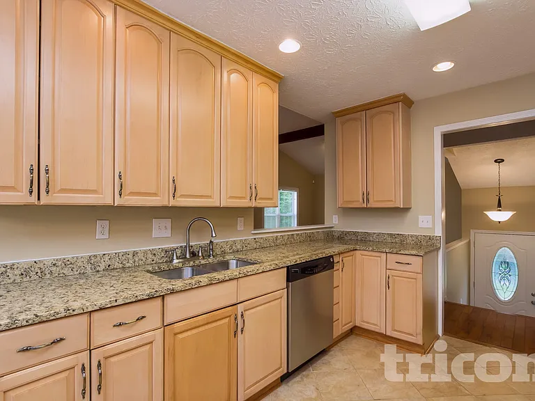 6583 Oakwood Dr — Photo 7