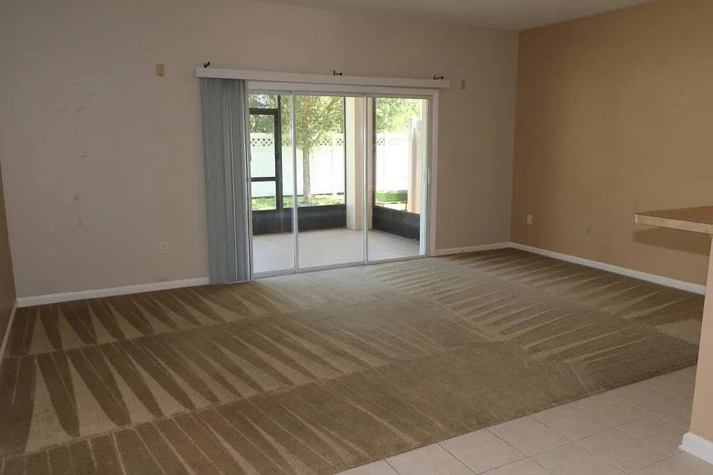 584 Crystal Way — Photo 4