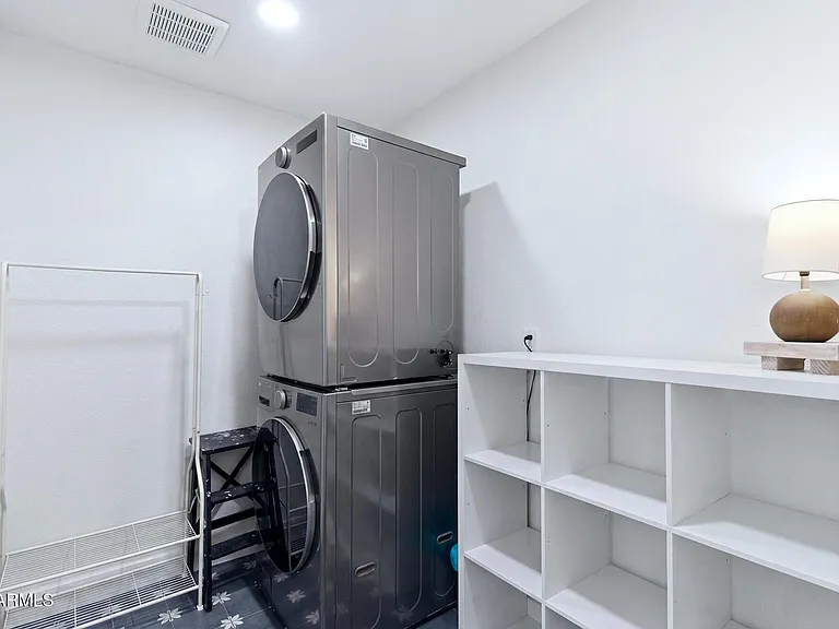 1506 E Edgewater Dr — Photo 28