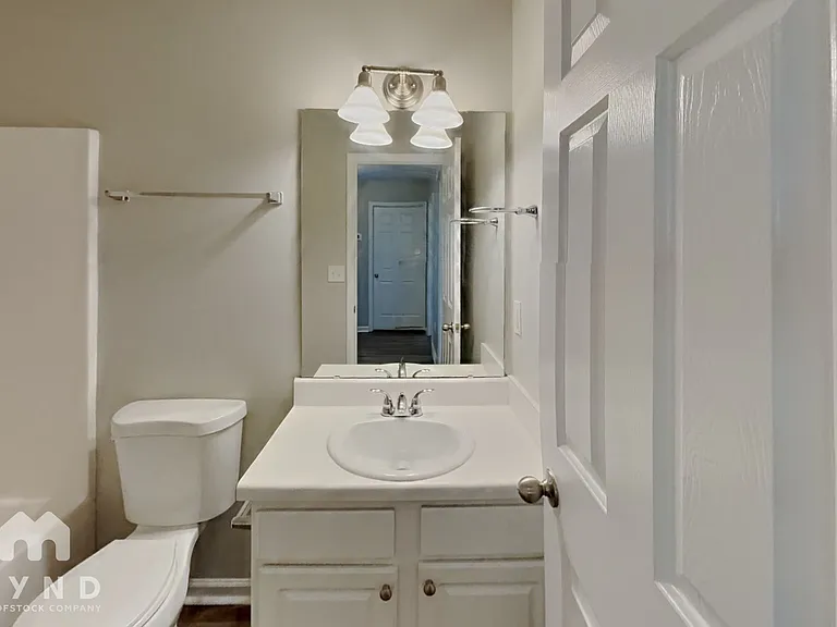 2023 Swimming Hole Cir — Photo 19