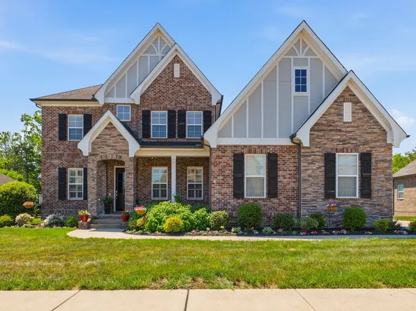 1041 Montrose Dr, Gallatin, TN 37066