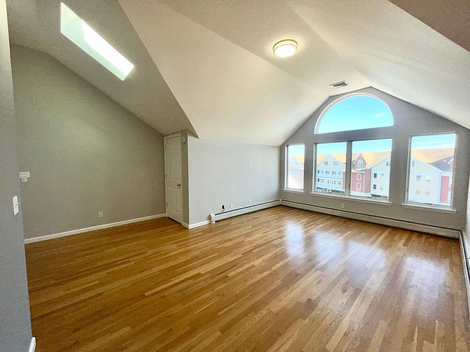1st image of 112 Outlook Ave #112