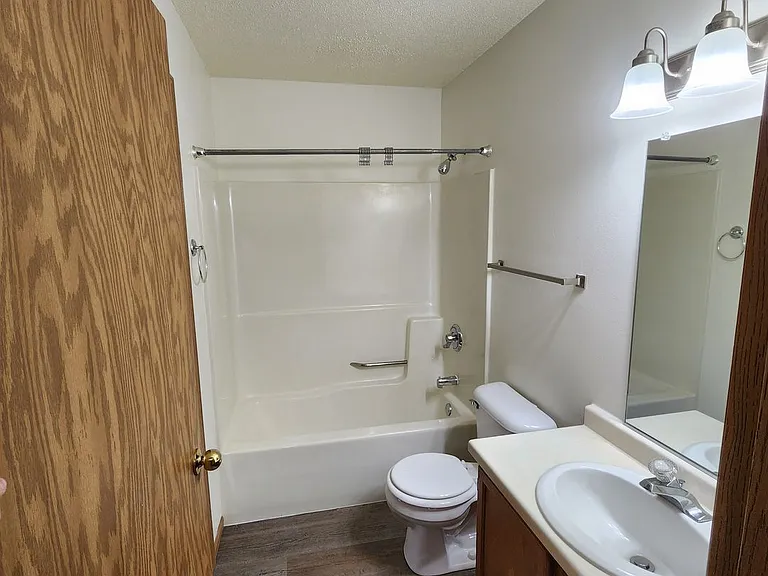 2412 Pine Ridge Rd — Photo 16