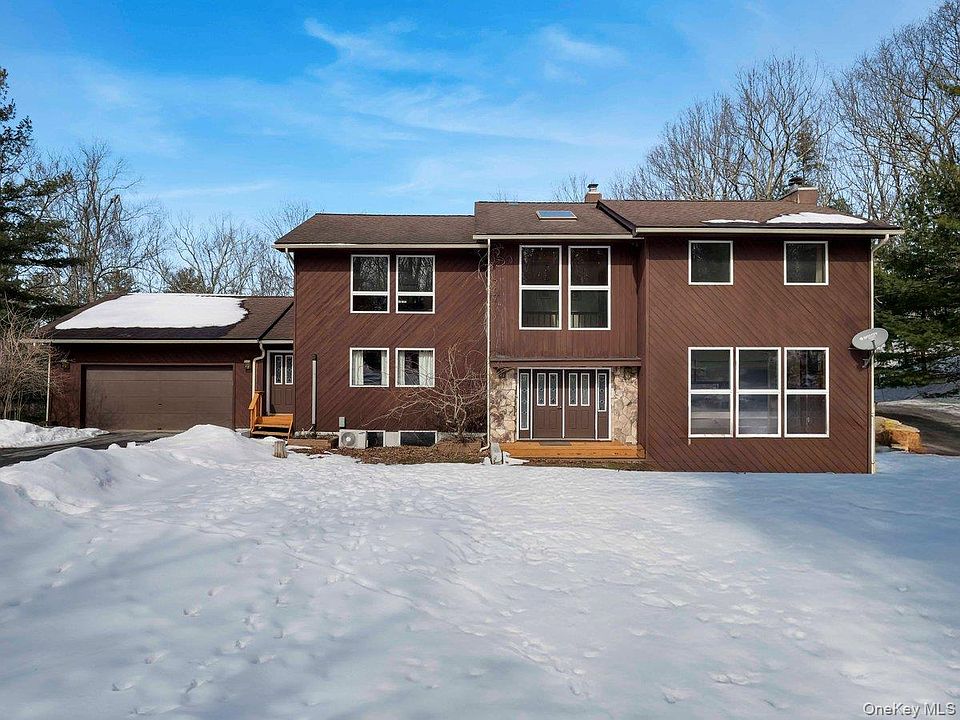 1st image of 118 Split Rock Drive