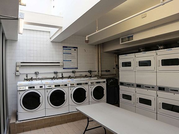 4th image of 190 E 7th St APT 604