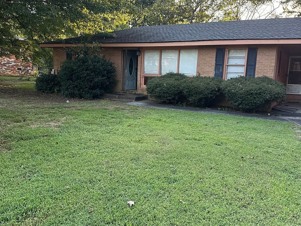 1st image of 8 Ridge Dr SW