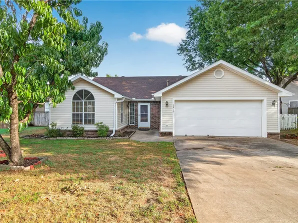 3412 W Essex Dr, Fayetteville, AR 72704