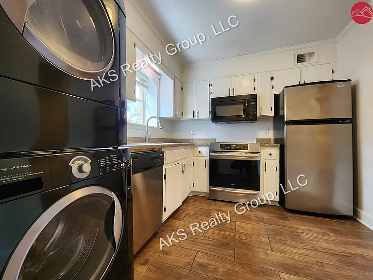 2136 16th Ave S #1A — Photo 6