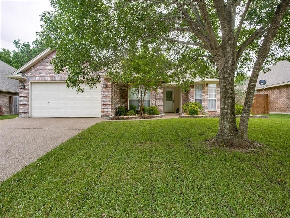 1st image of 1316 Brazos Dr