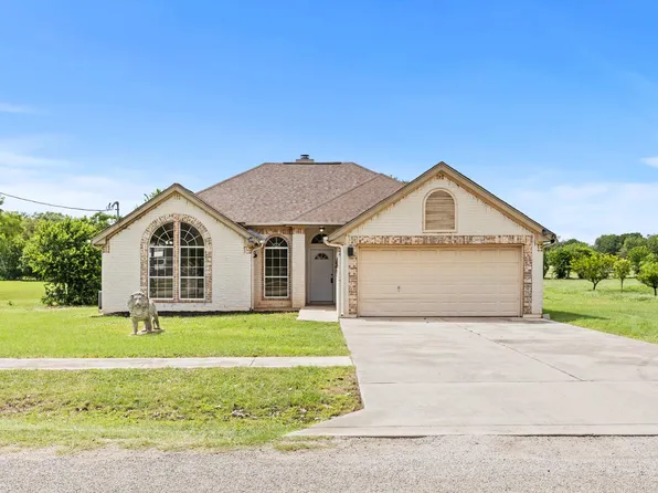 84 Thomas Dr, Martindale, TX 78655