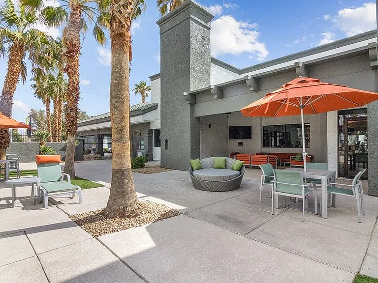 Viridian Palms — Photo 16