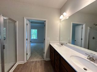 706 Laurel Cove Dr, Hoschton, GA 30548