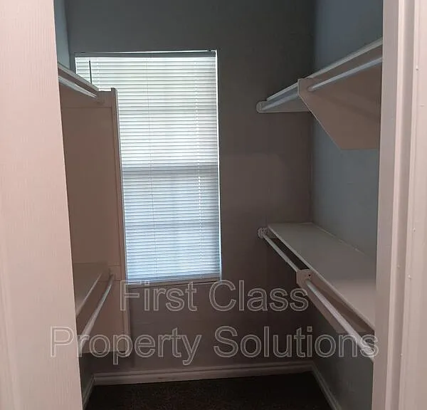 1205 S Howard Ave — Photo 5