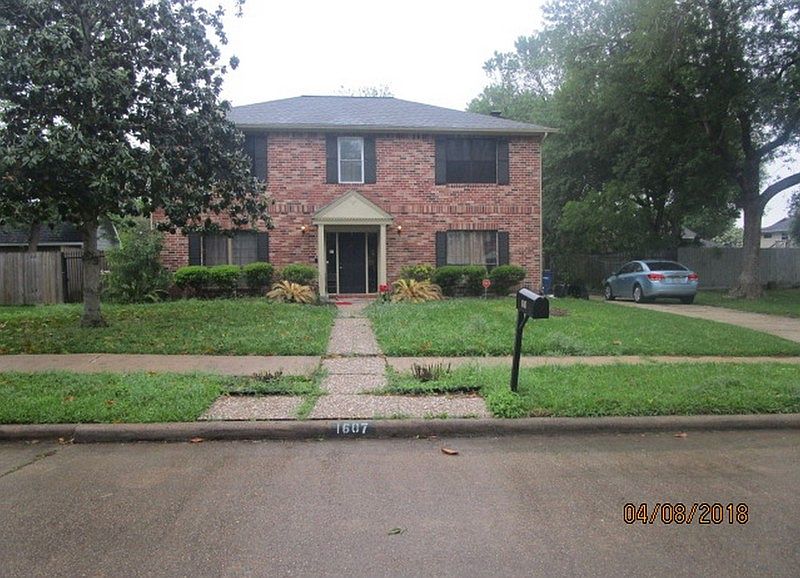 1st image of 1607 Lake Bluff Dr