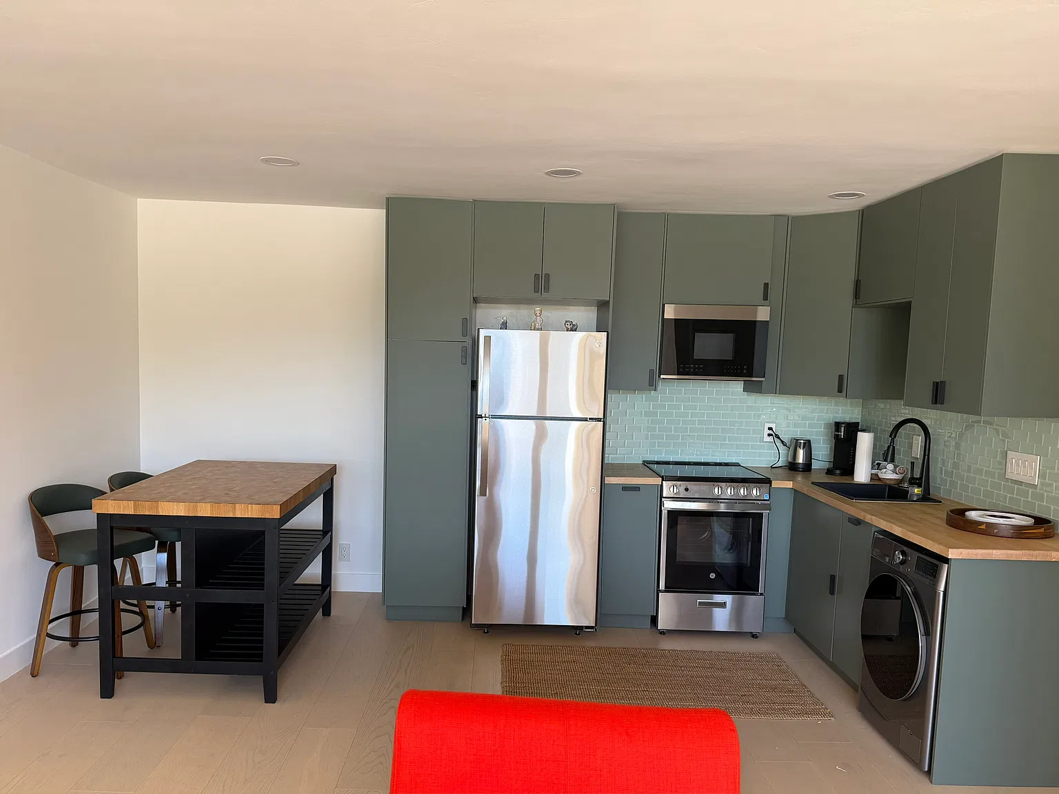 Fully Furnished La Jolla Condo Near the Beach Short- or Long-Term Rentals Welcome! — Photo 2