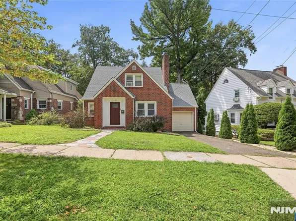 680 Northumberland Road, Teaneck, NJ 07666