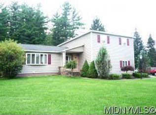 38 Deerpath Dr, New Hartford, NY 13413