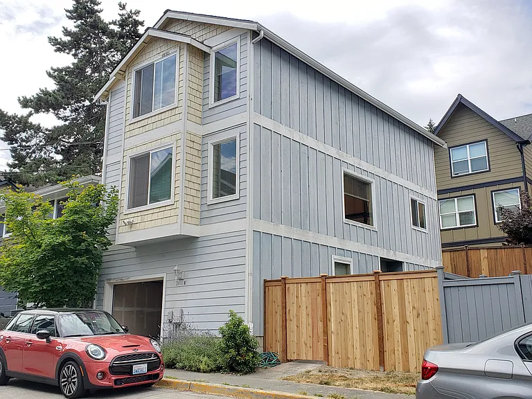 2416 SW Holden St #E — Photo 2