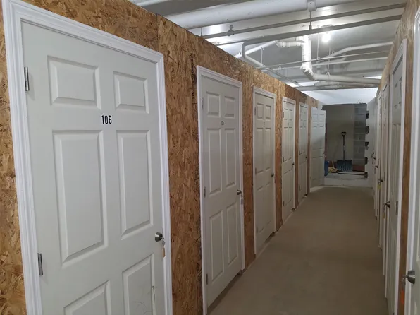 59 Pearl St APT 101, Middleboro, MA 02346