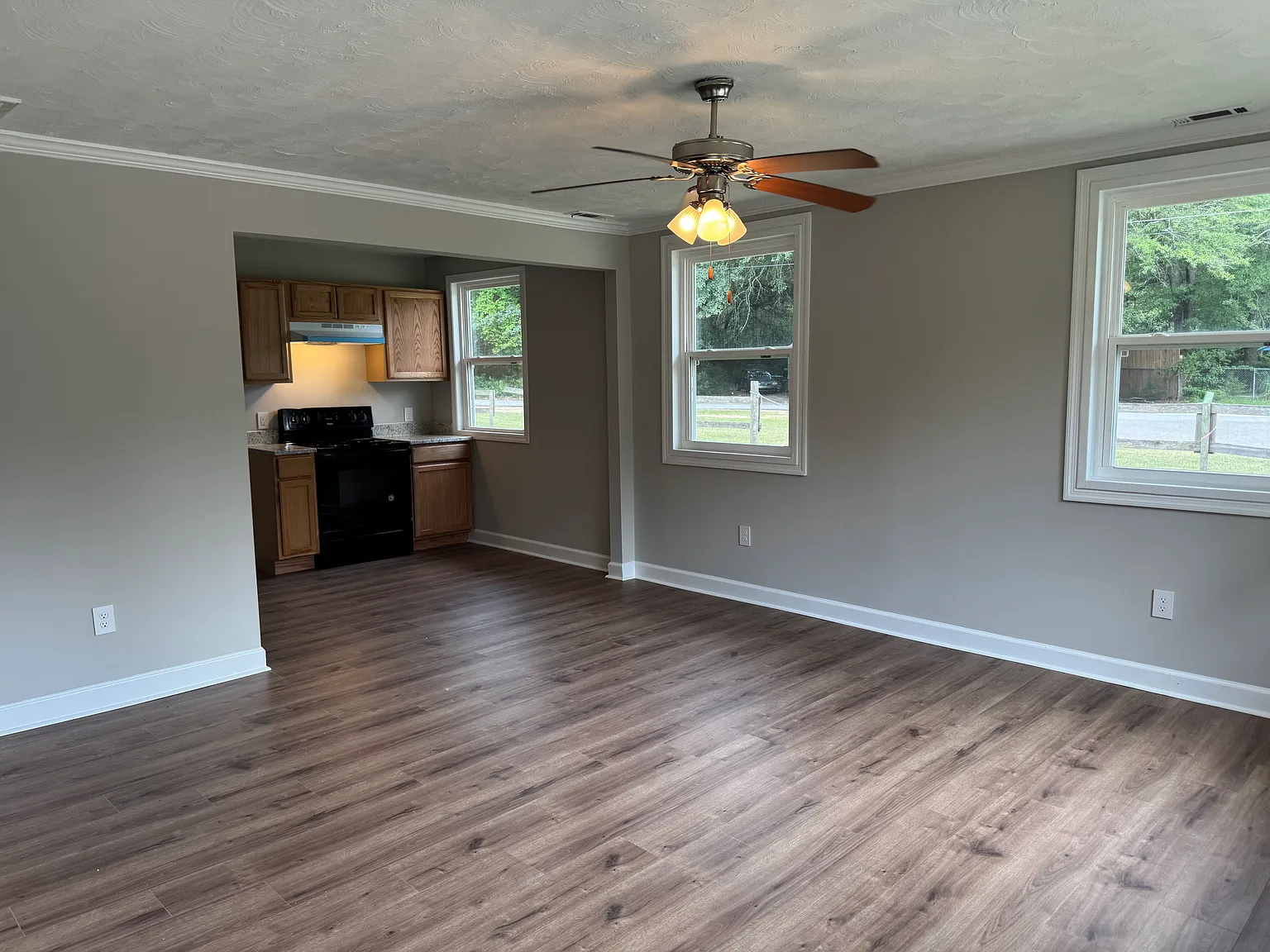 2 bed, 740 sqft, $1,050 — Photo 3
