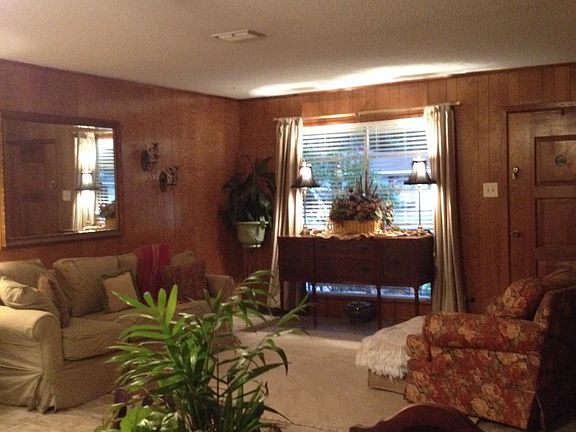 3rd image of 715 Diane Dr