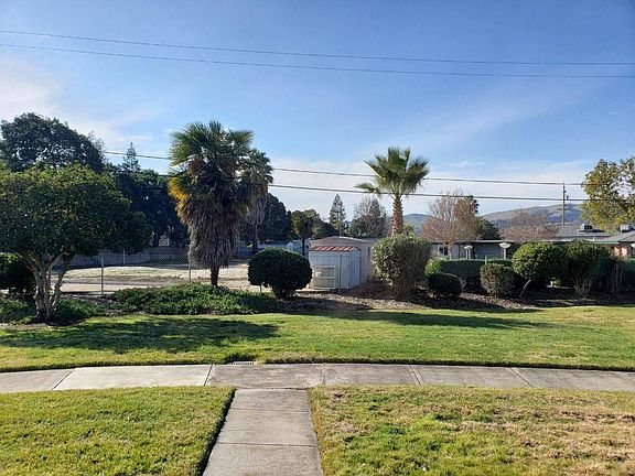 Front door view, very quite! The building are community clubhouse.