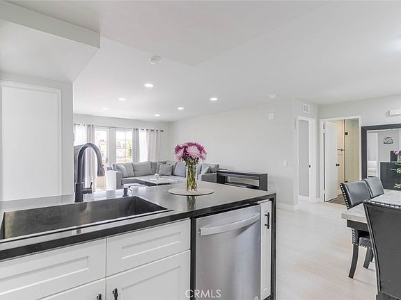 5th image of 20235 Keswick St Unit 212