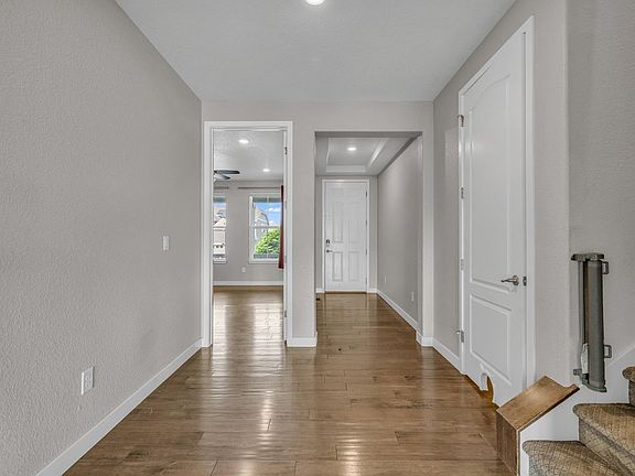 4th image of 980 Sandstone Cir