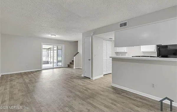 8781 Whispering Pines Dr — Photo 4