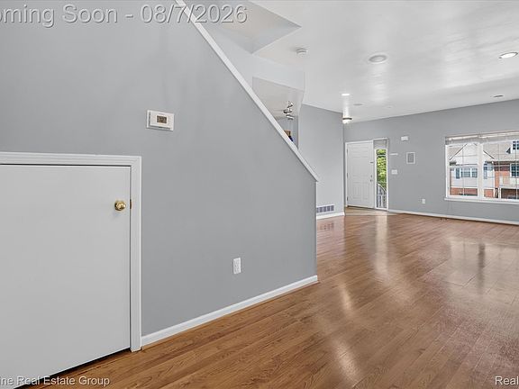 4th image of 3046 Cloverly Ln