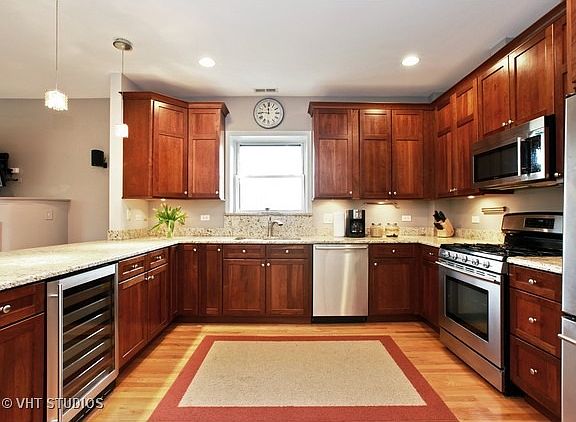 5th image of 1615 W Catalpa Ave #3