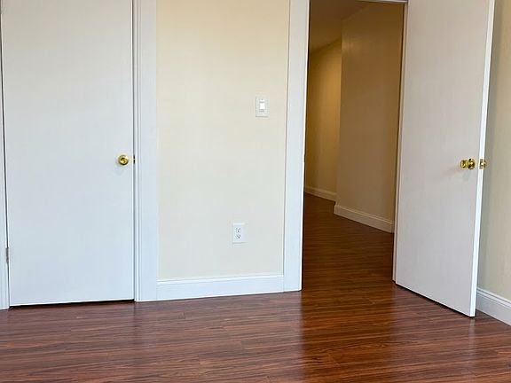5th image of 2181 Ryer Ave #1S