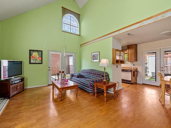 5th image of 2720 Lakeview Drive