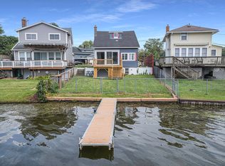 212 Duryeas Point, Michigan Center, MI 49254