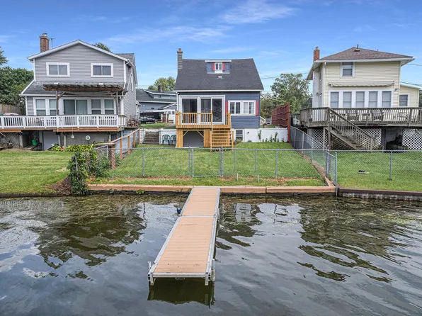212 Duryeas Point, Michigan Center, MI 49254