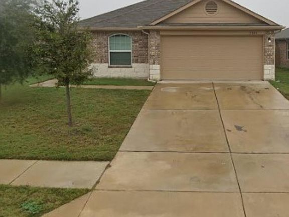 Drive way to property