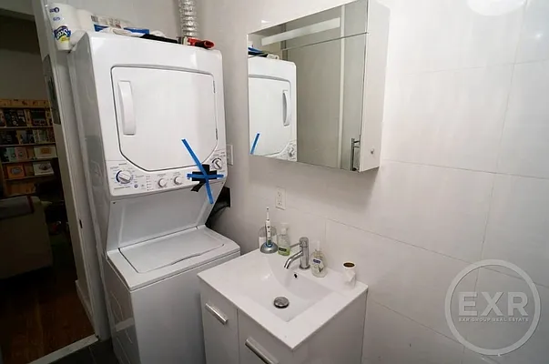 Rented by EXR | media 12