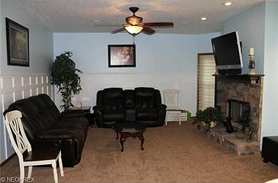 4th image of 160 Kingston Dr