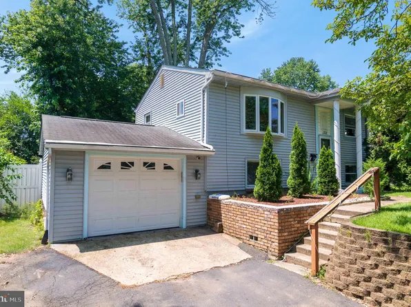 1301 Columbia Rd, Woodbridge, VA 22191